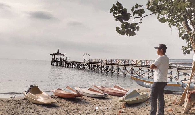 Pantai Pasir Putih Situbondo Pantai Pasir Putih Situbondo